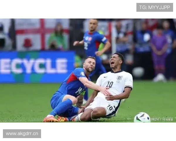 厄德高与贝林厄姆：前腰角色分化，球权集中度与推进效率的结构性偏移