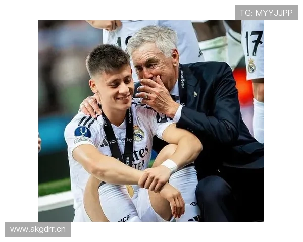 居莱尔更适合边锋还是中场？战术角色与体系适配分析