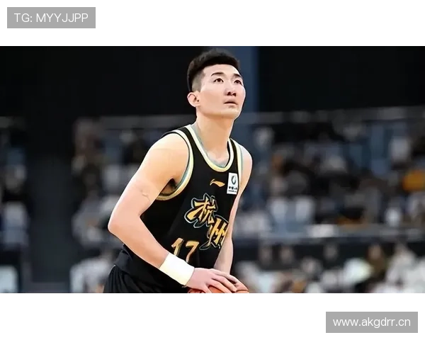 孙铭徽训练室吃土？他居然连那档健身餐都不带盒子上比赛了？