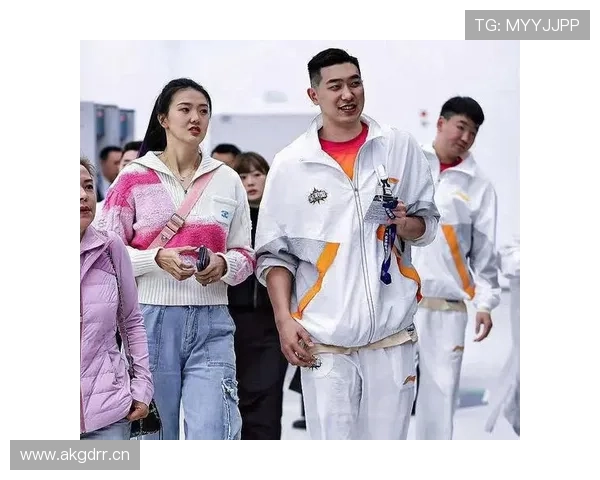 张常宁的睡衣比我租的房子还贵